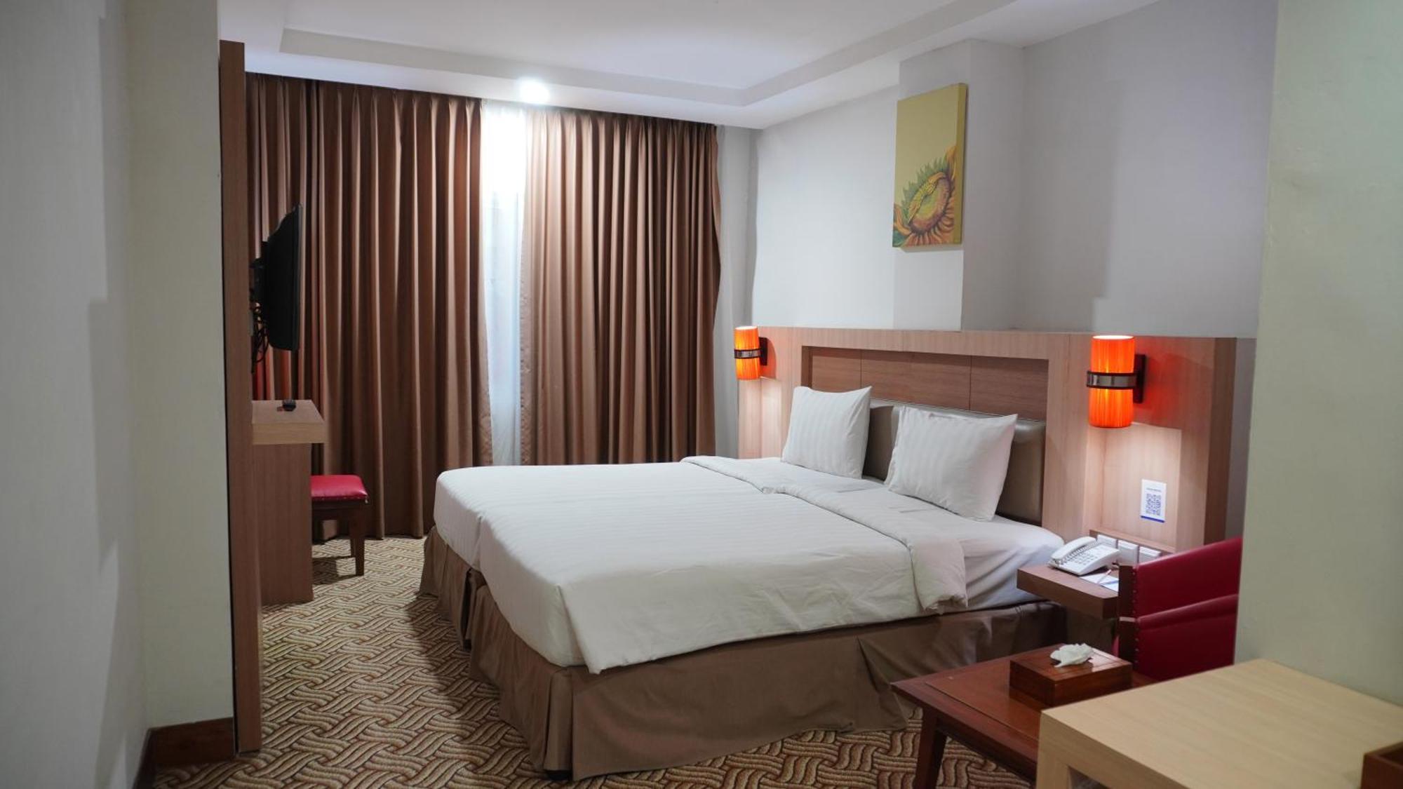 Abadi Hotel Malioboro Yogyakarta By Tritama Hospitality Экстерьер фото