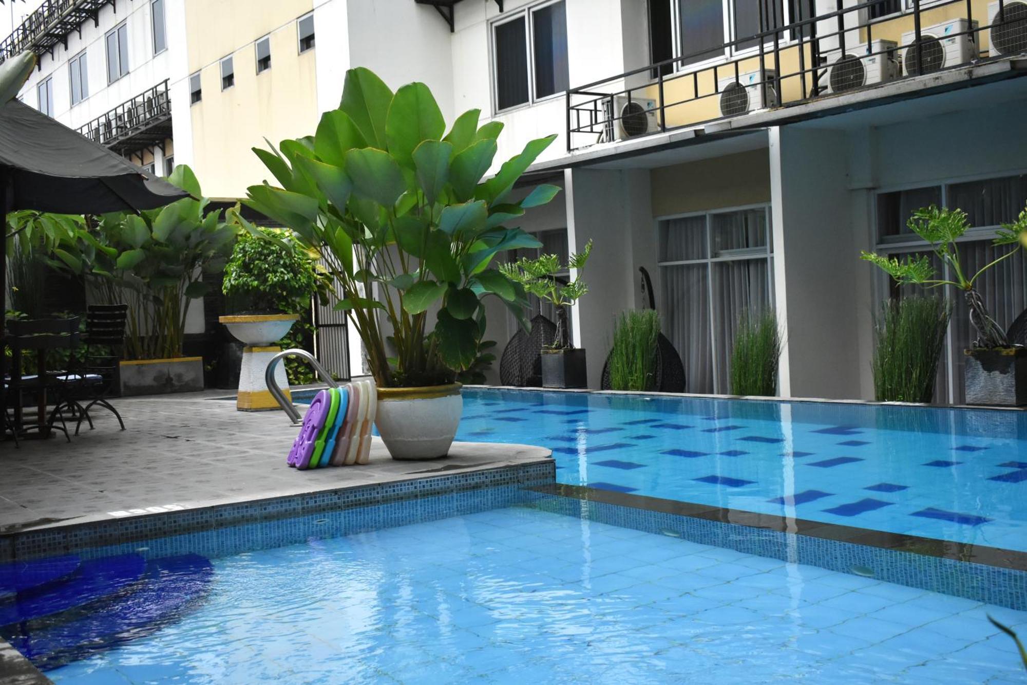 Abadi Hotel Malioboro Yogyakarta By Tritama Hospitality Экстерьер фото